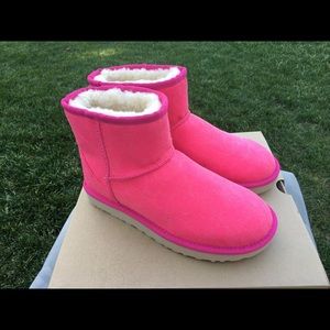 Uggs Short Canvas Style Size 7
